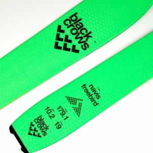 Black Crows Navis Freebird Skis + Pilus Navis Freebird Climbing Skins 2024