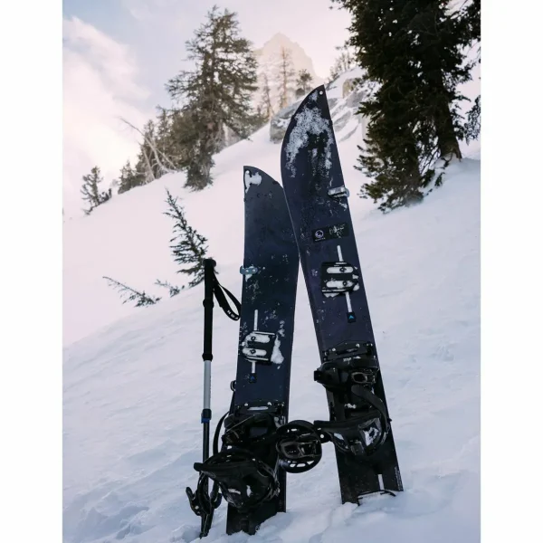 Burton Fish 3D Splitboard + Hitchhiker Splitboard Bindings  + evo x Pomoca Pro Glide Splitboard Skins + Tourist Snowboard Boots 2025