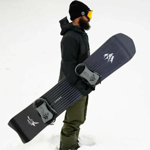 Jones Freecarver 9000S Snowboard + Apollo Pro Snowboard Bindings 2025