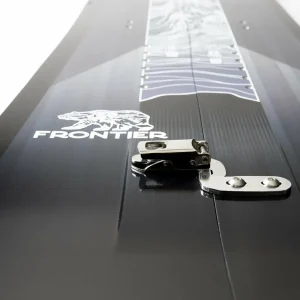 Jones Frontier Splitboard + Nomad Universal Tail Clip Splitboard Skins 2025