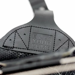Jones Ultralight Stratos Splitboard + Karakoram Straightline + Split Interface Splitboard Bindings + Nomad Pro Universal Tail Clip Splitboard Skins 2025