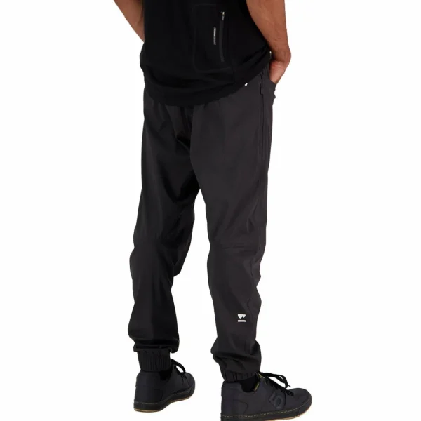 MONS ROYALE Virage Pants