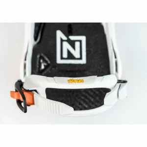 Nitro Banker Snowboard + Phantom Snowboard Bindings 2025