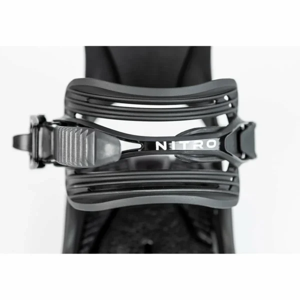 Nitro Banker Snowboard + Phantom Snowboard Bindings 2025