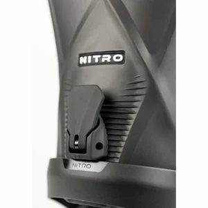 Nitro Banker Snowboard + Phantom Snowboard Bindings 2025